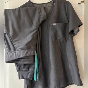 Figs scrubs